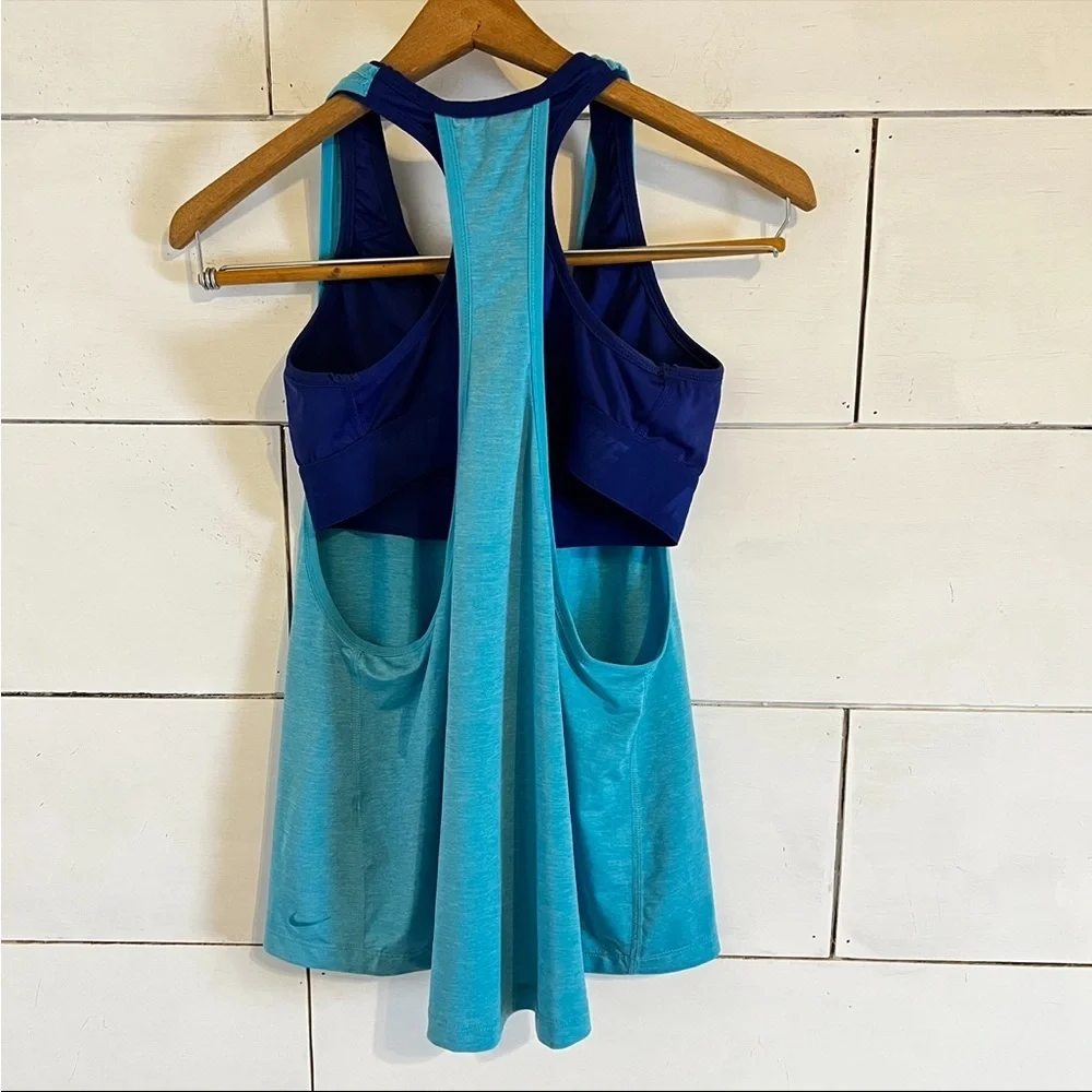 Nike 2 in 1 Tank Top with Sports Bra. Size Medium. EUC - Picture 2 of 9